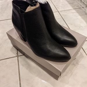 Women's size 8 shoes.  FrancoSarto new